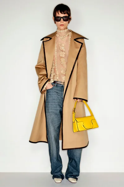 Look 16
